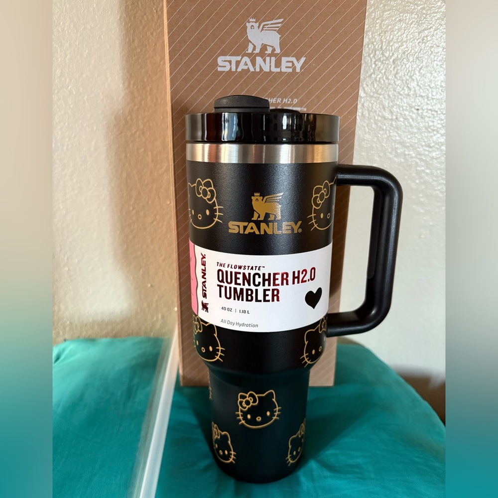 Black hello kitty stanley quencher